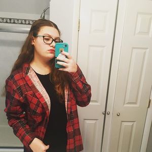 Meet your Posher, Ginia